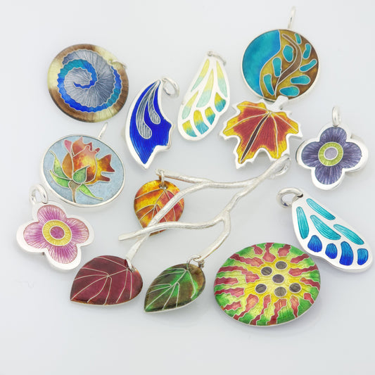 The Allure of Enamelled Jewellery: A Timeless Touch to Modern Fashion Trends