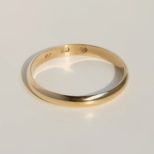 Classic wedding band gold ring 9ct