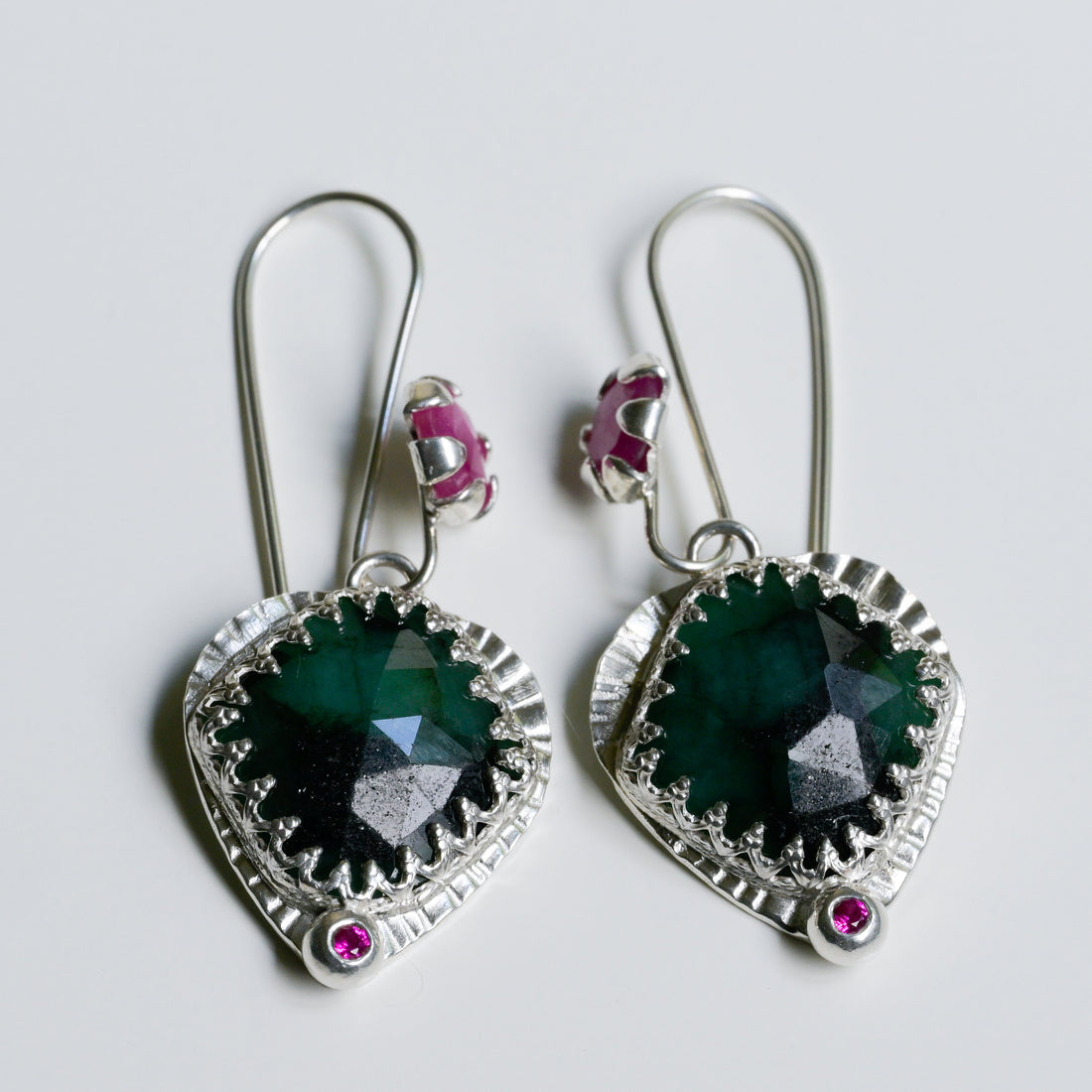 Fine Silver vs Sterling Silver: What's the Difference?
