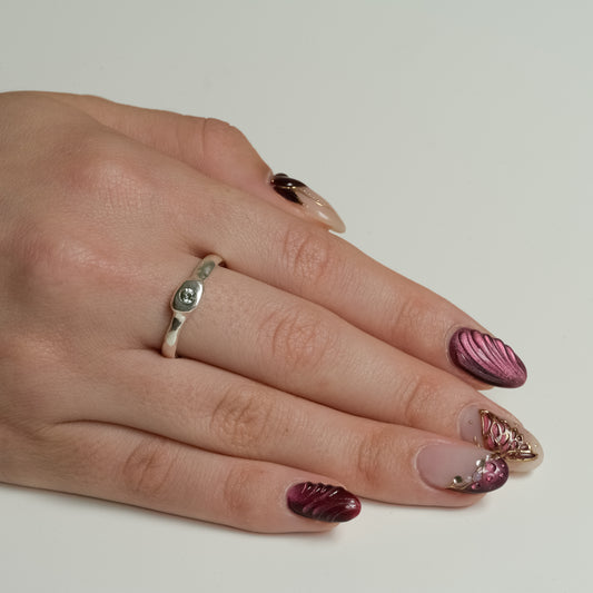 Side view of Green Sapphire Ring Fine Silver