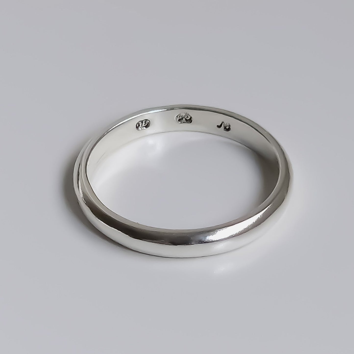 Classic wedding  white gold ring 9ct