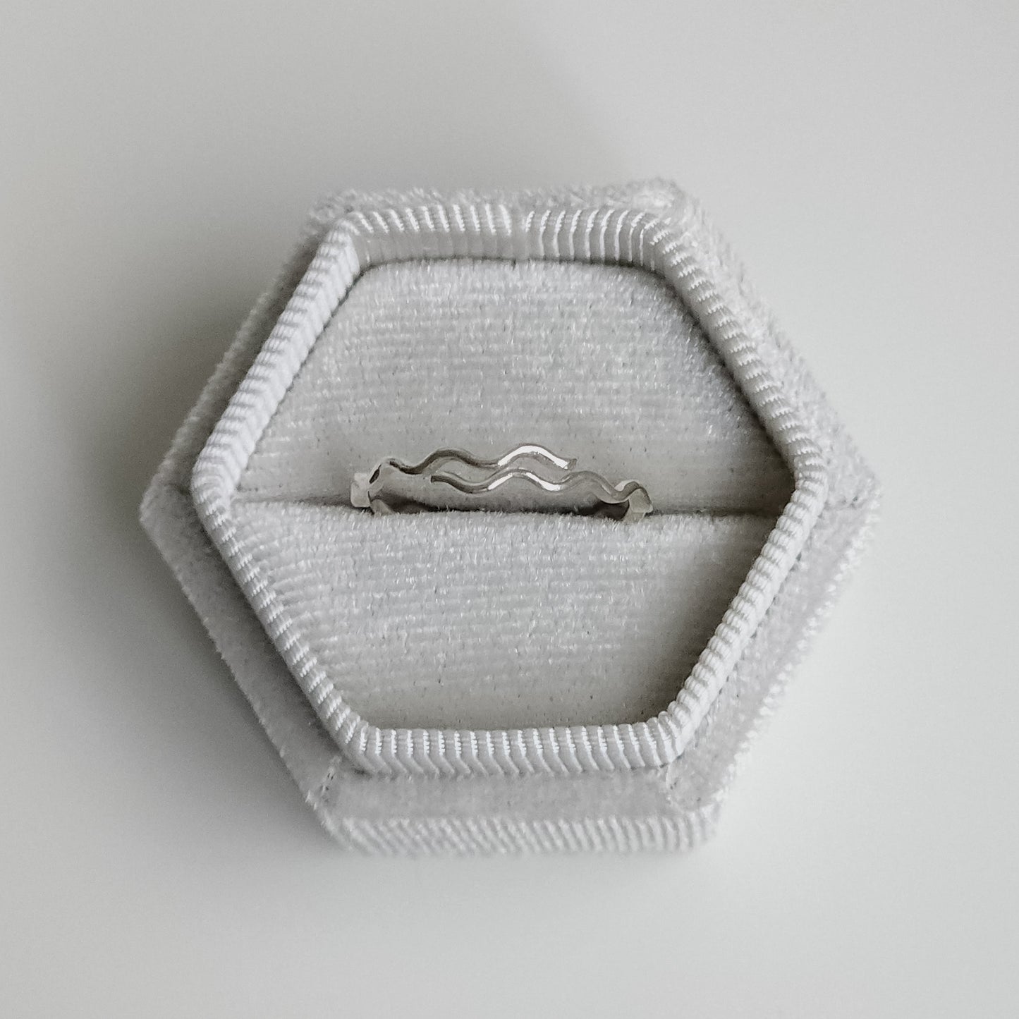 Wavy silver ring