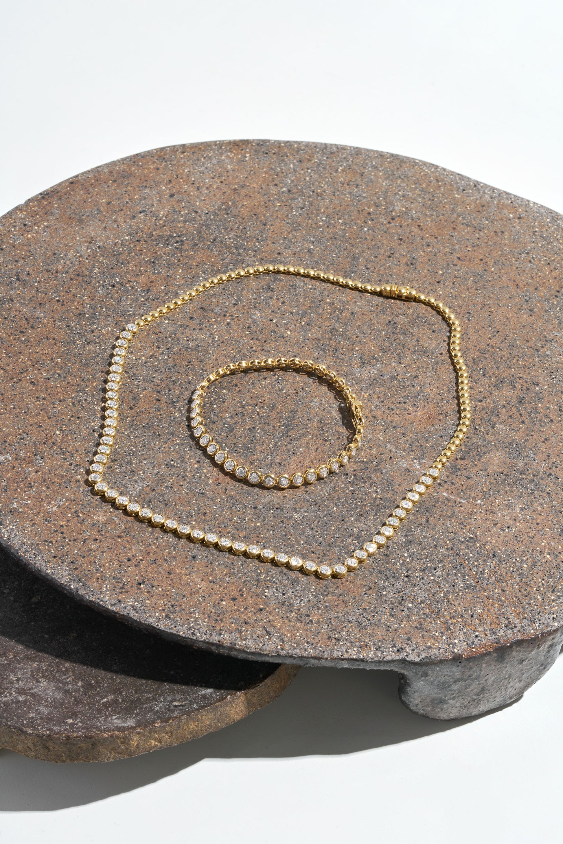 Bracelet 1.7ct Solid Yellow Gold — side view