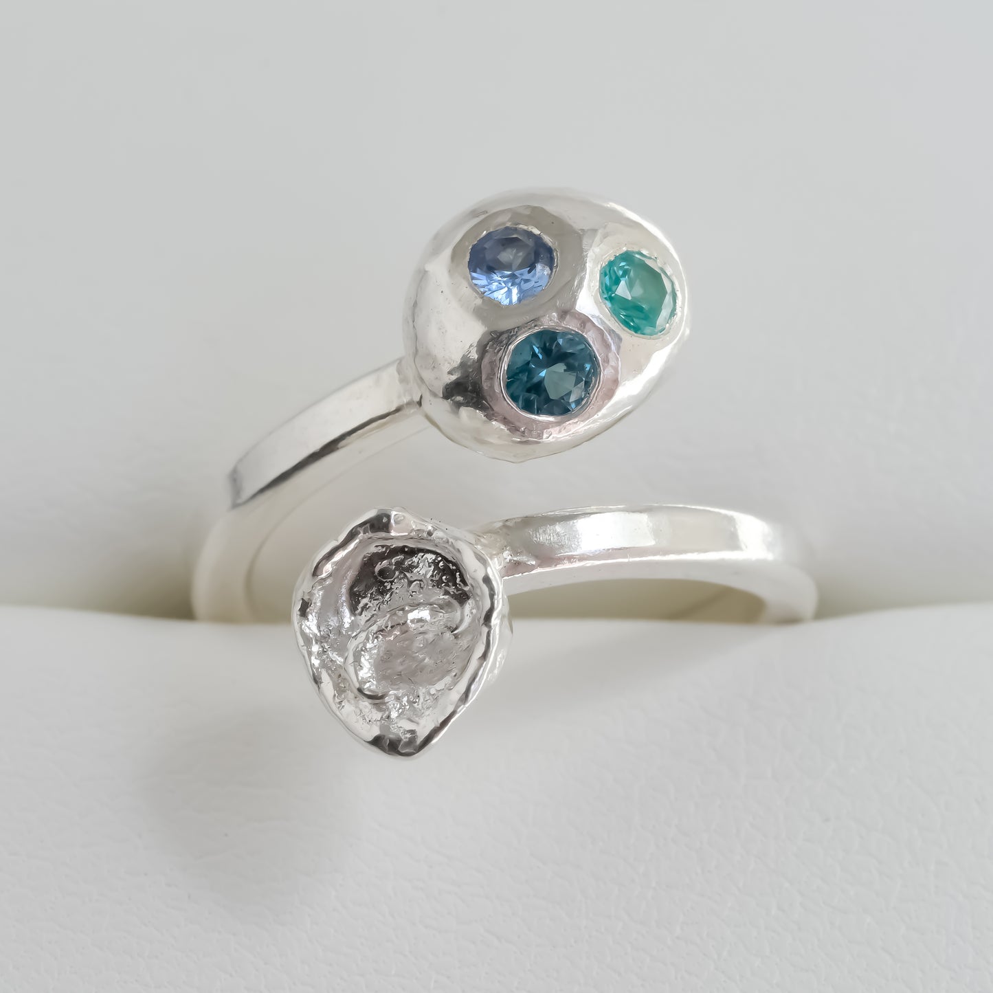 Lilly - Melted Silver Ring blue sapphires