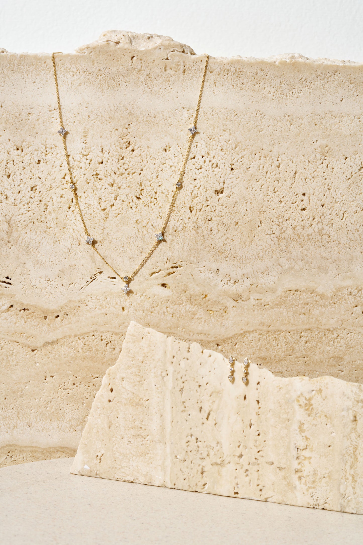 Necklace 0.9ct Solid Yellow Gold — side view