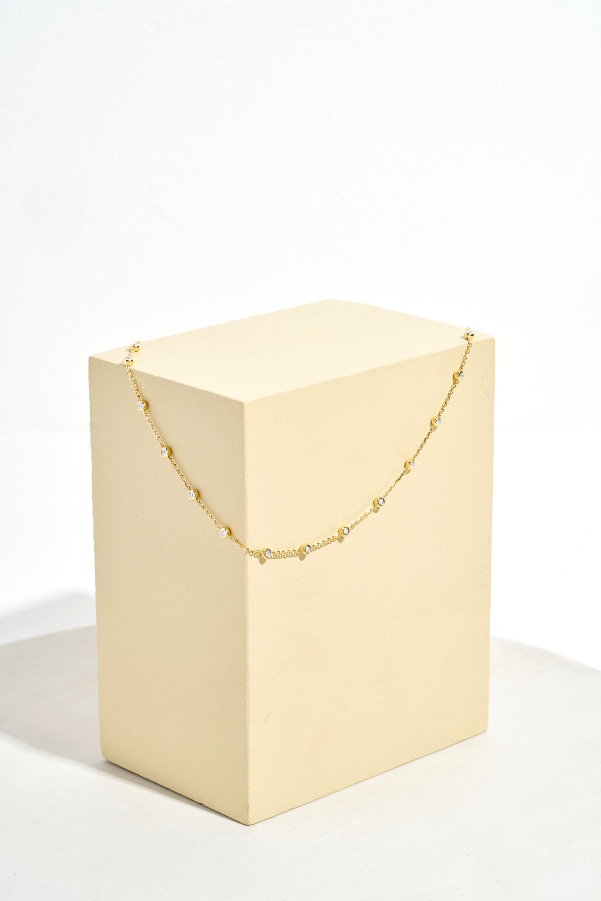 Two-sided Diamond Bezel Necklace 0.6ct Solid Yellow Gold — side view